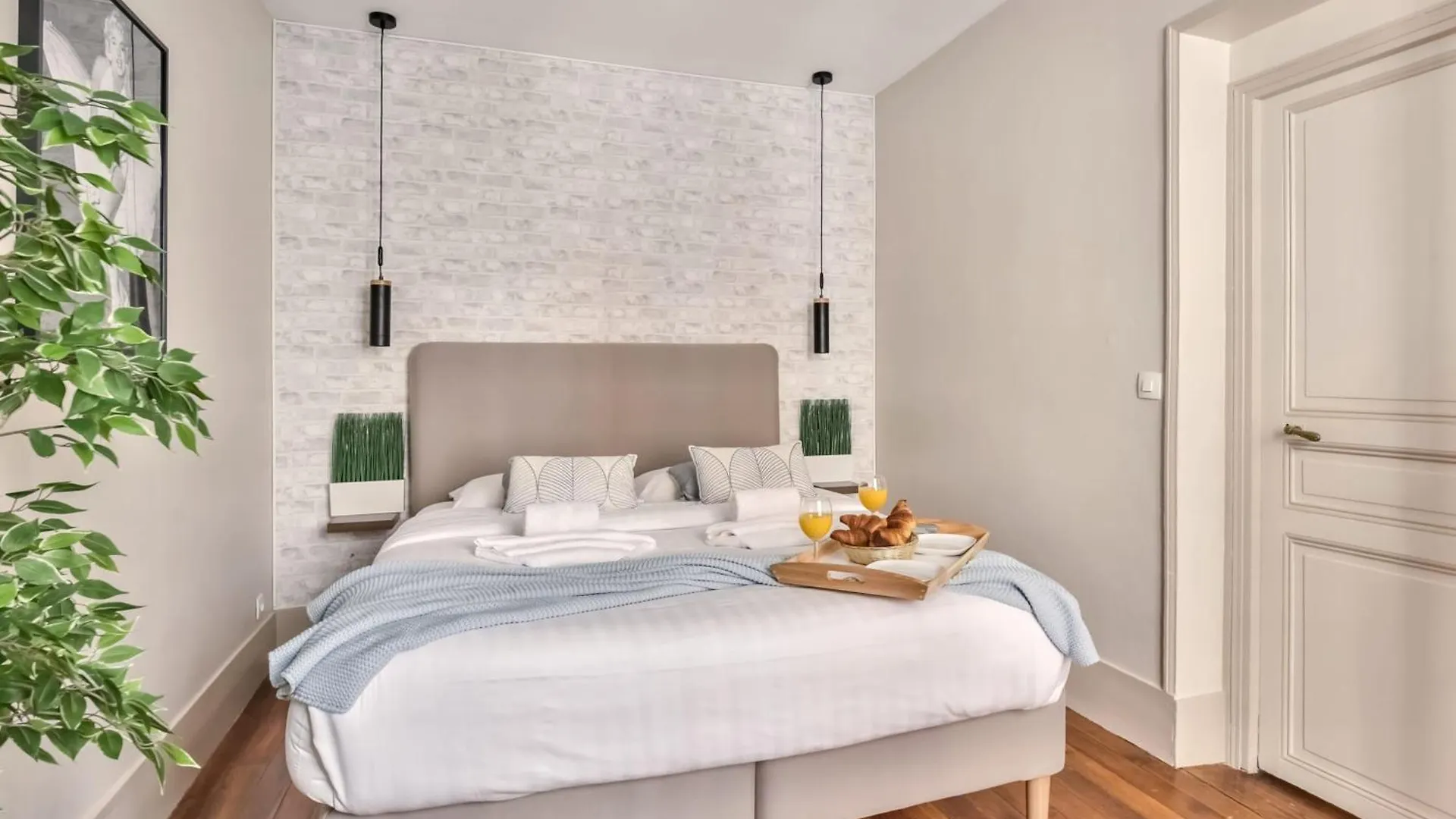 831c Friendly Property In Apartment *
