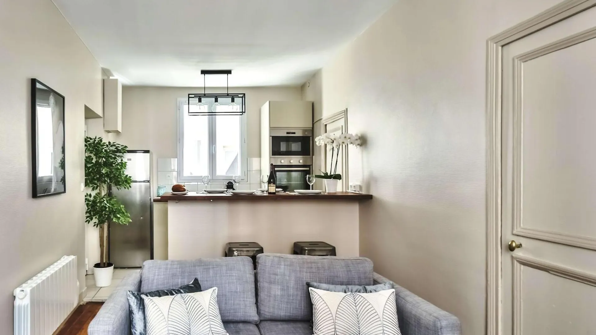 831c Friendly Property In Paříž